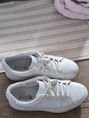 Kizik Women’s White Lace-Up Sneakers — Effortless Everyday Comfort